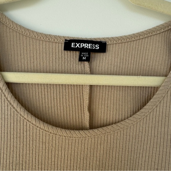 Express Ruffle Top - Picture 3 of 3